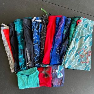 Boys Under ARMOUR bundle, shorts and shirts. Youth size medium